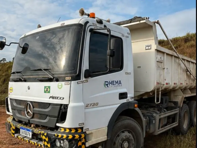 Caminhão Basculante Mercedes-Benz Atego 2730